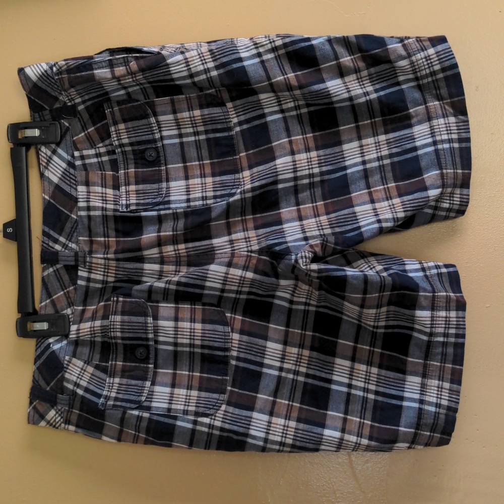 EUC WOMEN'S PLAID SHORTS - Picture 2 of 8